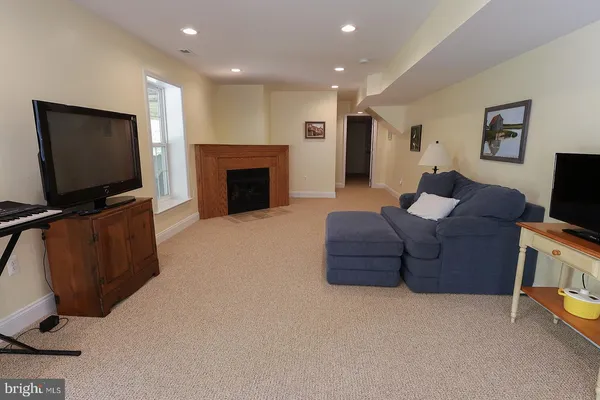 $675,000 | 24065 Pappys Way, Hollywood, MD 20636