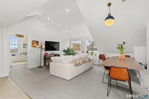 $7,000 | 140 Rowayton Avenue, Unit E, Norwalk, CT 06853