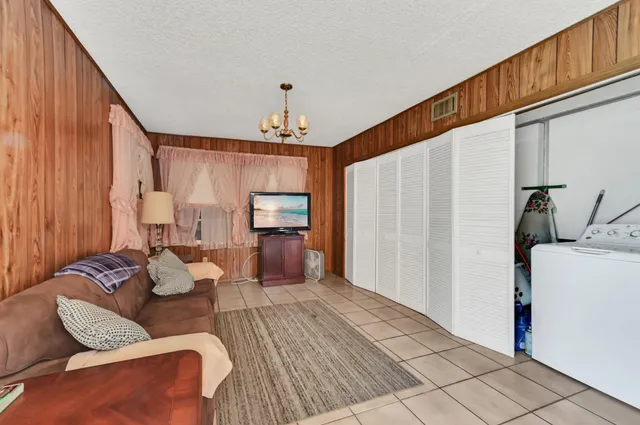 $325,000 | 629 Dogwood Road, West Palm Beach, FL 33409