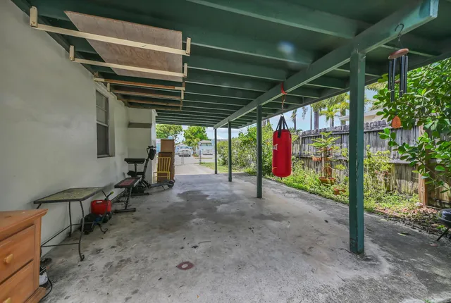 $325,000 | 629 Dogwood Road, West Palm Beach, FL 33409