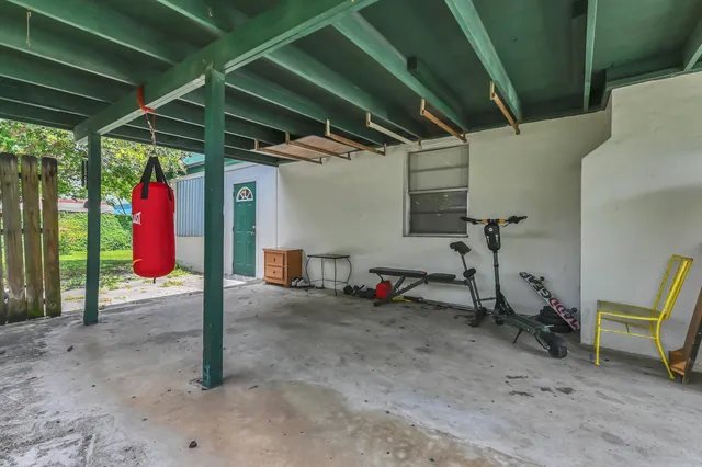 $325,000 | 629 Dogwood Road, West Palm Beach, FL 33409