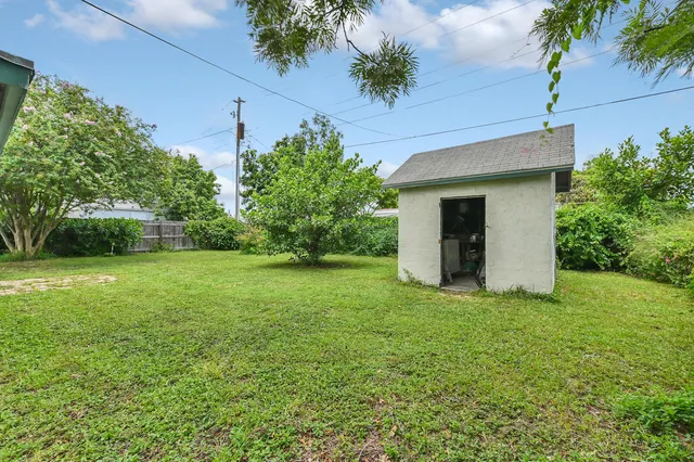 $325,000 | 629 Dogwood Road, West Palm Beach, FL 33409