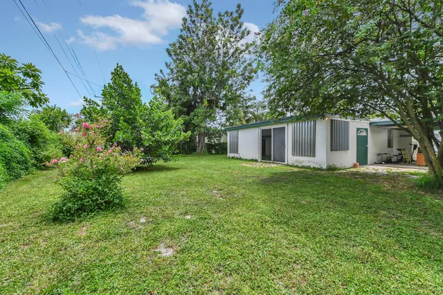 $325,000 | 629 Dogwood Road, West Palm Beach, FL 33409