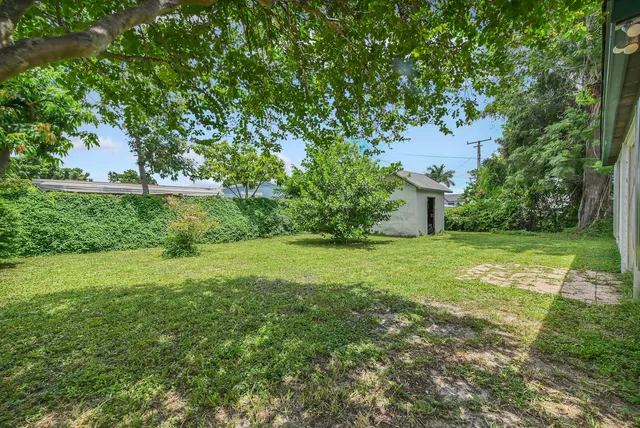 $325,000 | 629 Dogwood Road, West Palm Beach, FL 33409