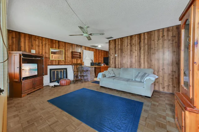 $325,000 | 629 Dogwood Road, West Palm Beach, FL 33409