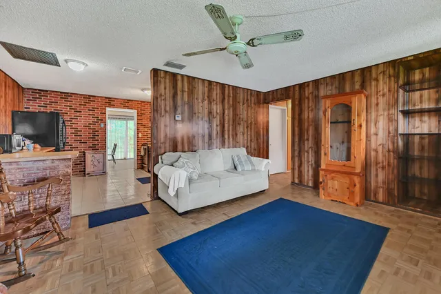 $325,000 | 629 Dogwood Road, West Palm Beach, FL 33409