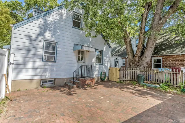 $3,995 | 136 North 1st Street, New Hyde Park, NY 11040