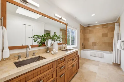 $3,149,413 | 640 Marlin Court, Redwood Shores, CA 94065