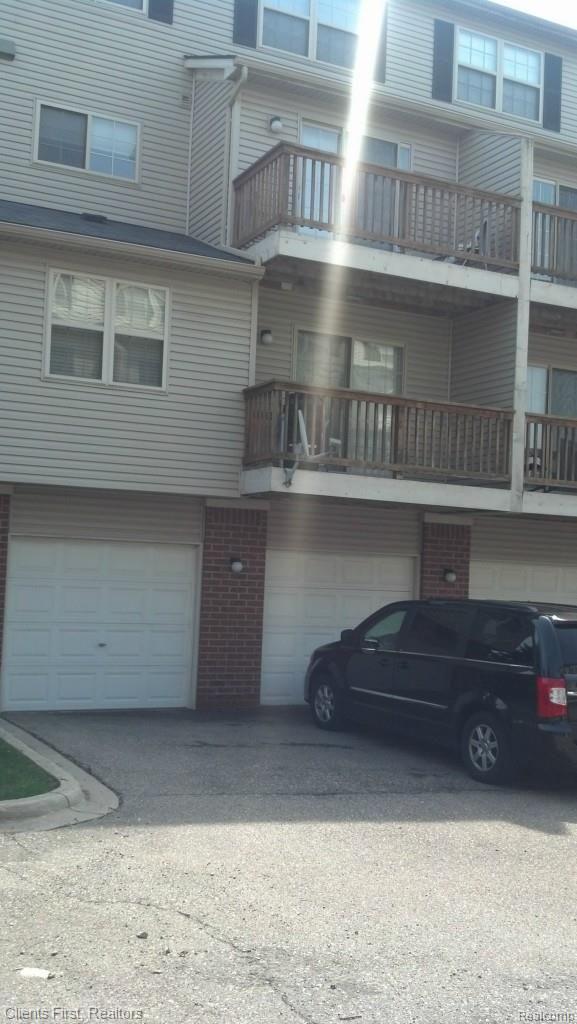 16922 Farmington Road, Unit 90 Livonia, MI 48154 - Photo 9 of 9 farm4.jpg