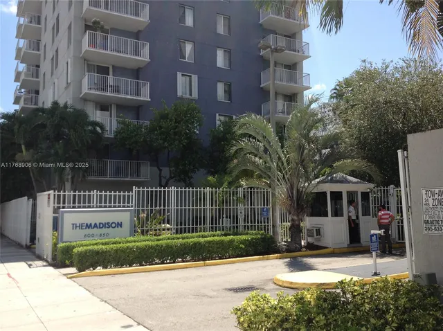 $365,000 | 850 North Miami Avenue, Unit W1906, Miami, FL 33136