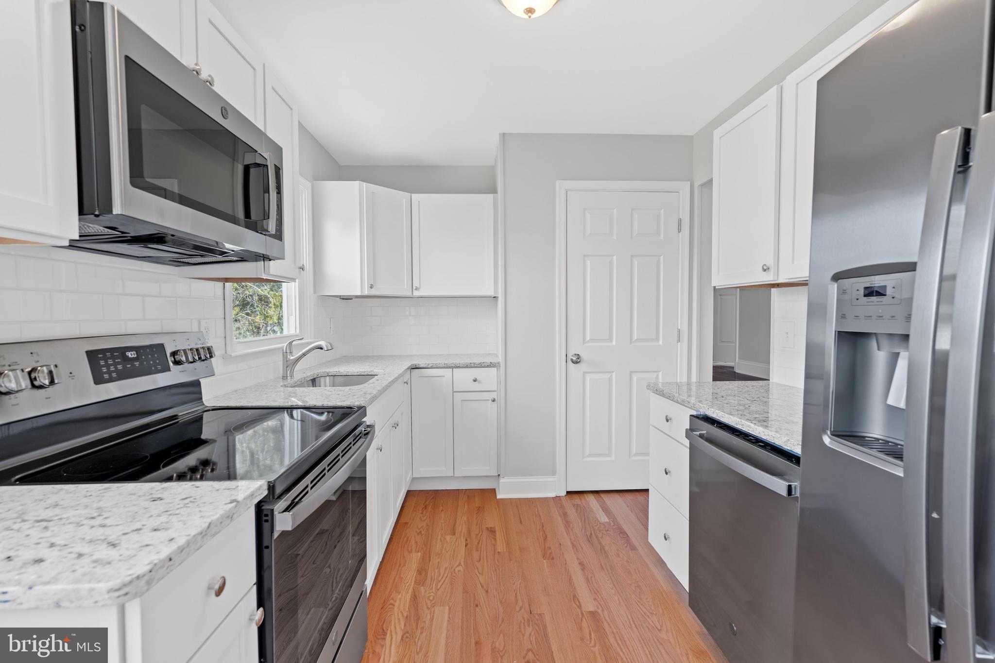 120 Rolling Drive Newark, DE 19713 - Photo 4 of 24