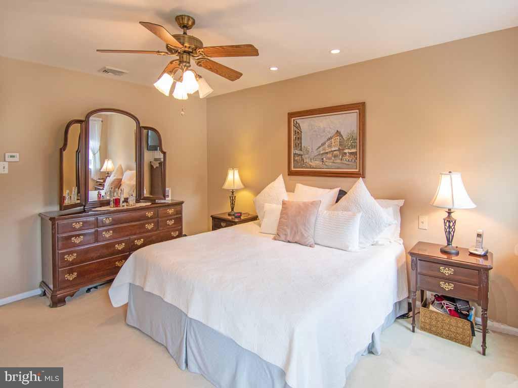 75 Karen Road Holland, PA 18966 - Photo 20 of 55 Large maaster bedroom