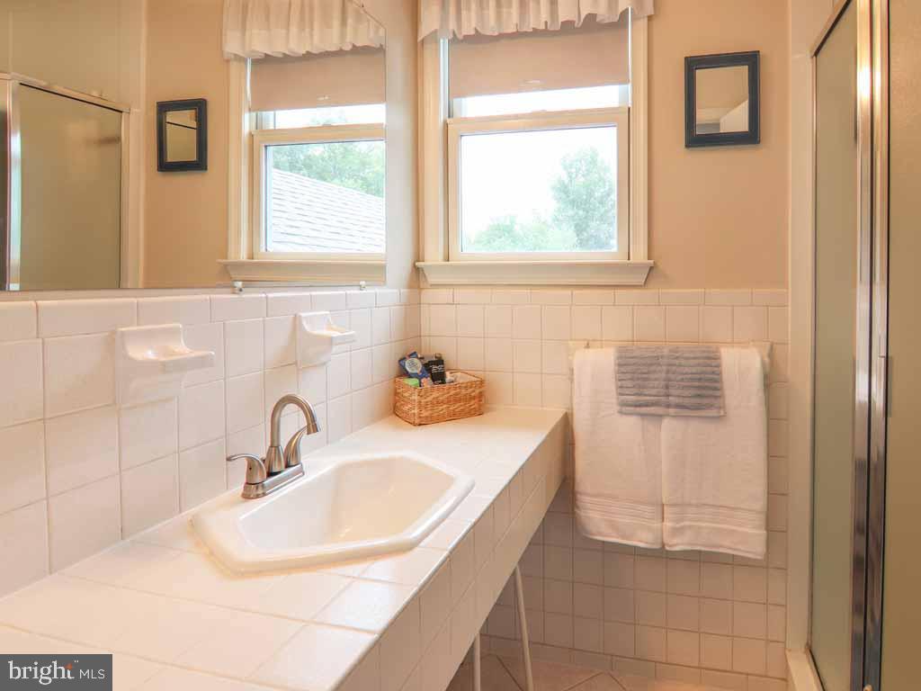 75 Karen Road Holland, PA 18966 - Photo 24 of 55 Neutral master bath