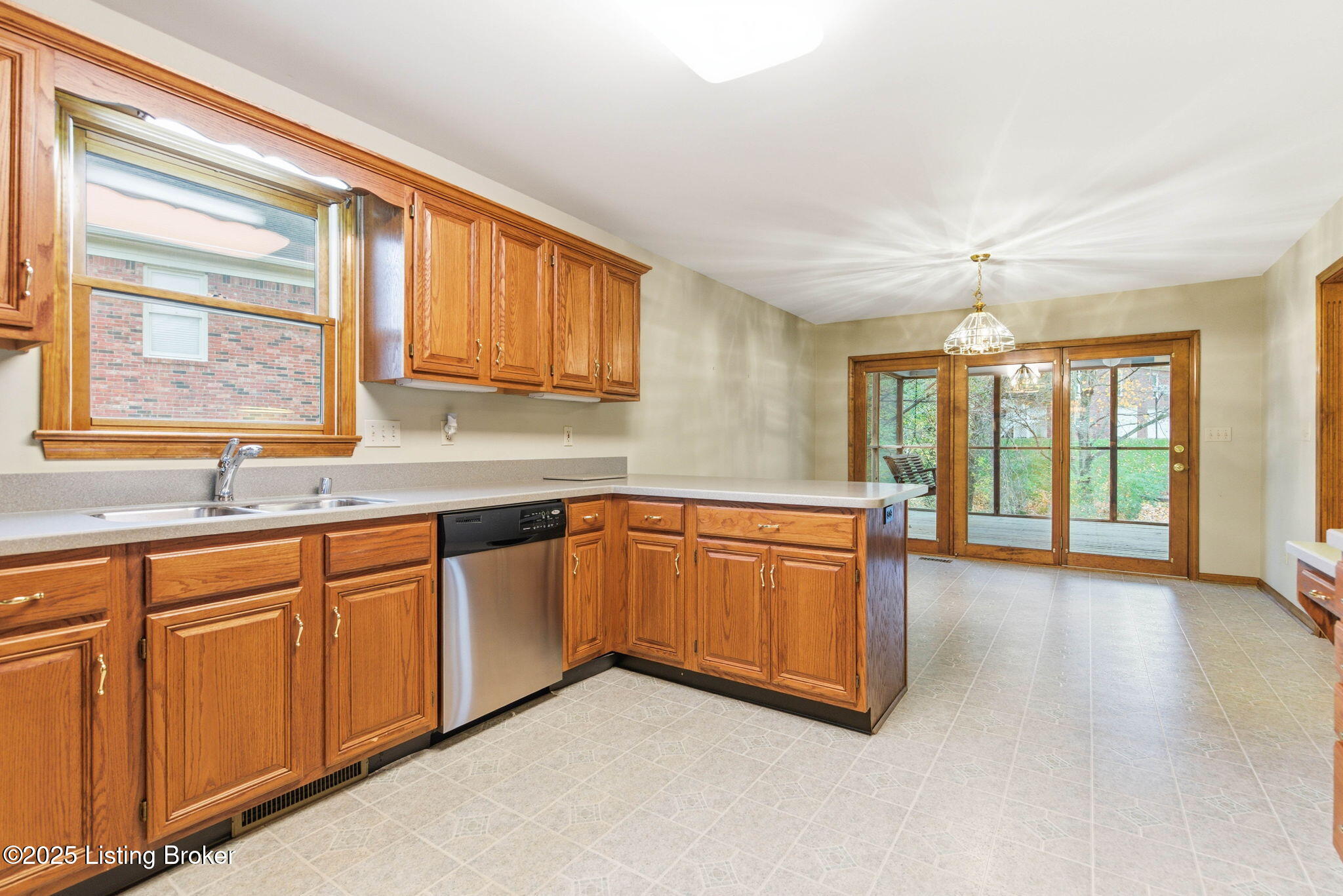 10305 Stone School Road Prospect, KY 40059 - Photo 9 of 53 09