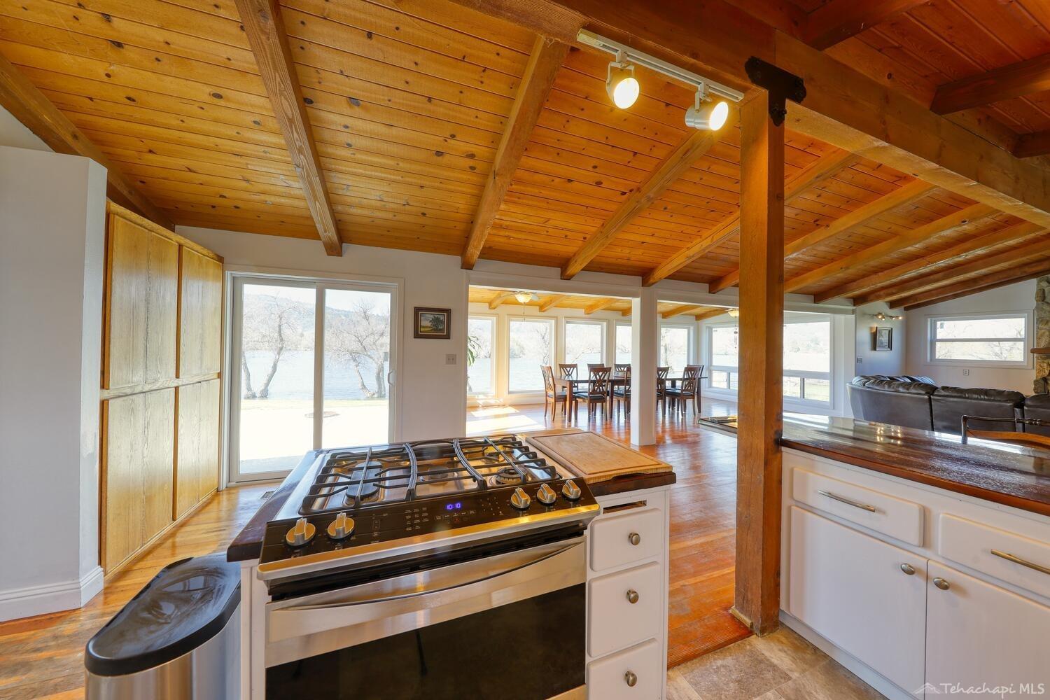 29540 Fawn Way Tehachapi, CA 93561 - Photo 17 of 42 Gallery Image 17