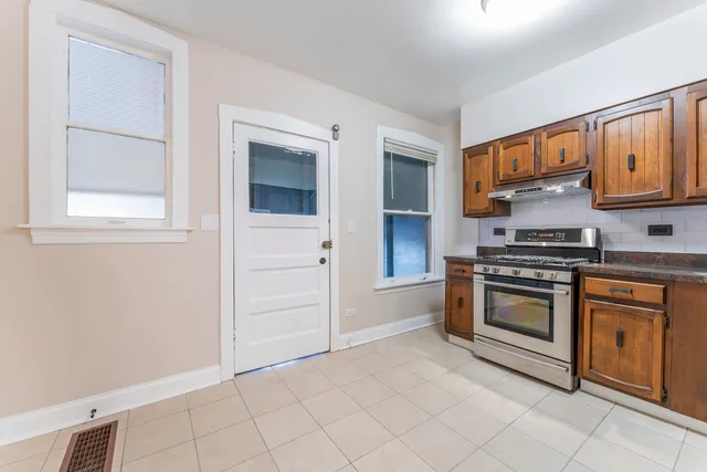 $1,750 | 1246 North Monitor Avenue, Unit 2, Chicago, IL 60651