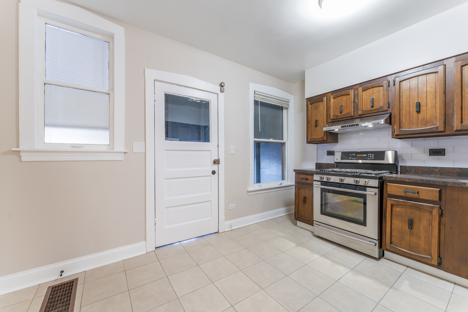 1246 North Monitor Avenue, Unit 2 Chicago, IL 60651 - Photo 5 of 10