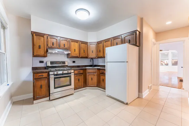 $1,750 | 1246 North Monitor Avenue, Unit 2, Chicago, IL 60651