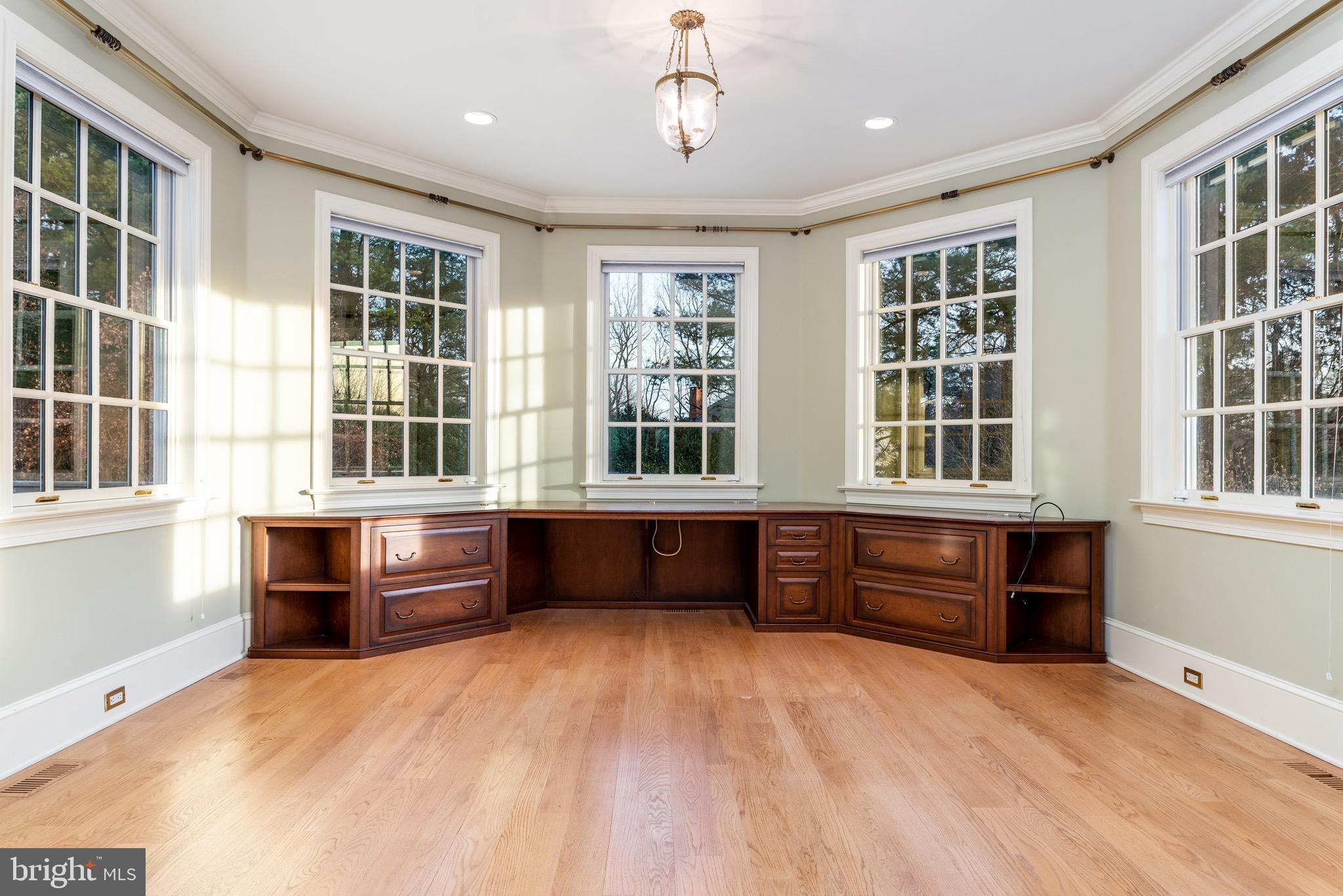 400 Inveraray Villanova, PA 19085 - Photo 34 of 61 Master suite private office or sitting room