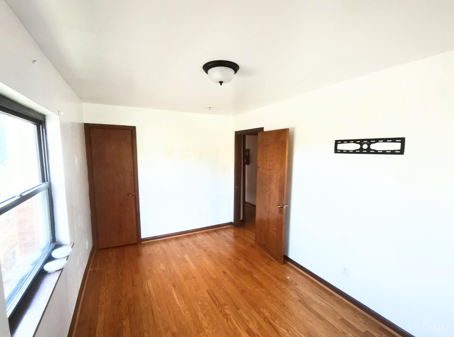 2449 Ferguson Road Cincinnati, OH 45238 - Photo 7 of 13