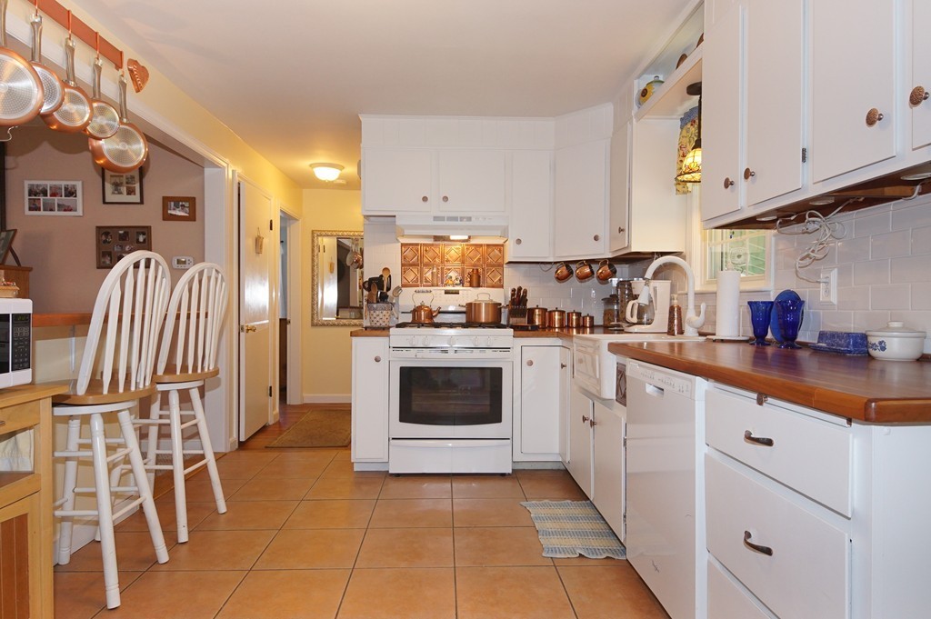 5 Northgate Road Northborough, MA 01532 - Photo 2 of 24 Gallery Image 2