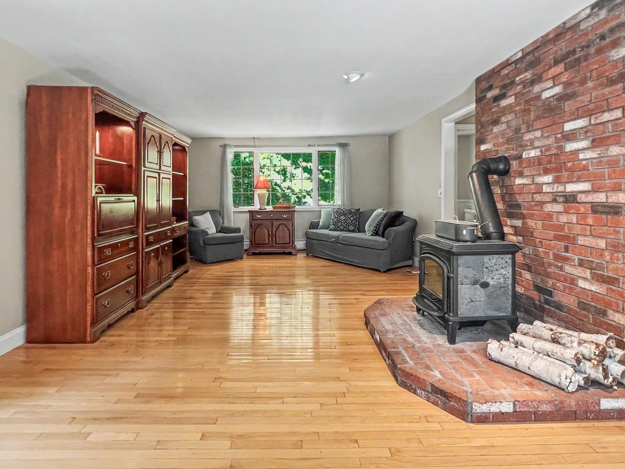 33 Oriole Road Windham, NH 03087 - Photo 15 of 46 Gallery Image 15