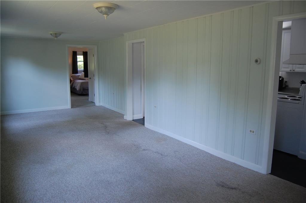 40 Brooklyn Heights Road Thomaston, ME 04861 - Photo 12 of 29 This is a shot of the living room...