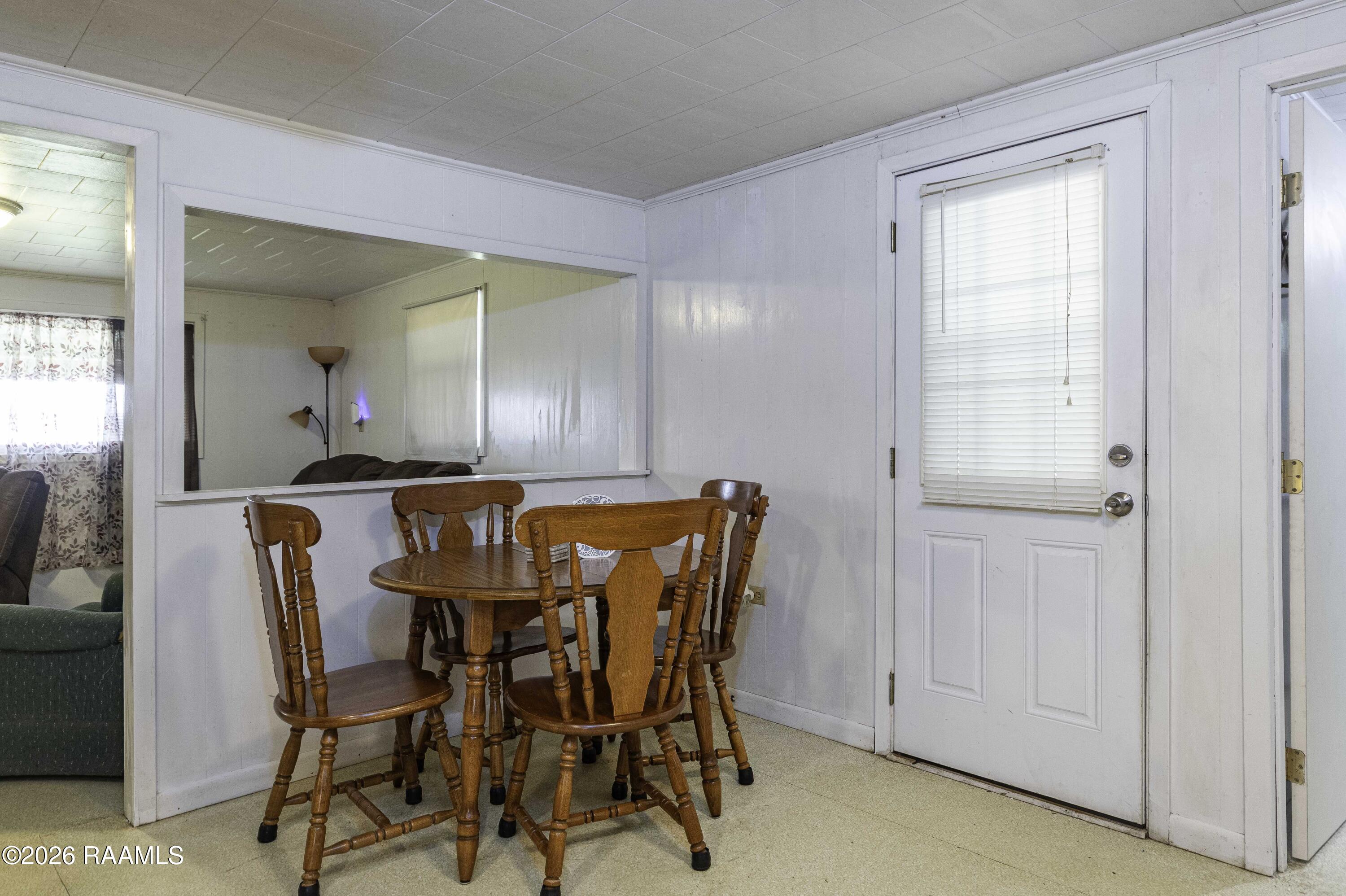 3230 Amerada Road Kaplan, LA 70548 - Photo 11 of 22 Dining Area 1