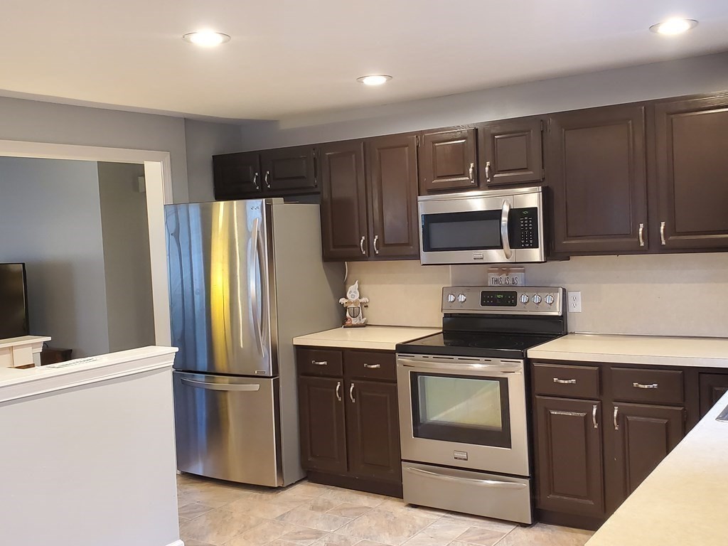 184 Senator Street Springfield, MA 01129 - Photo 5 of 30