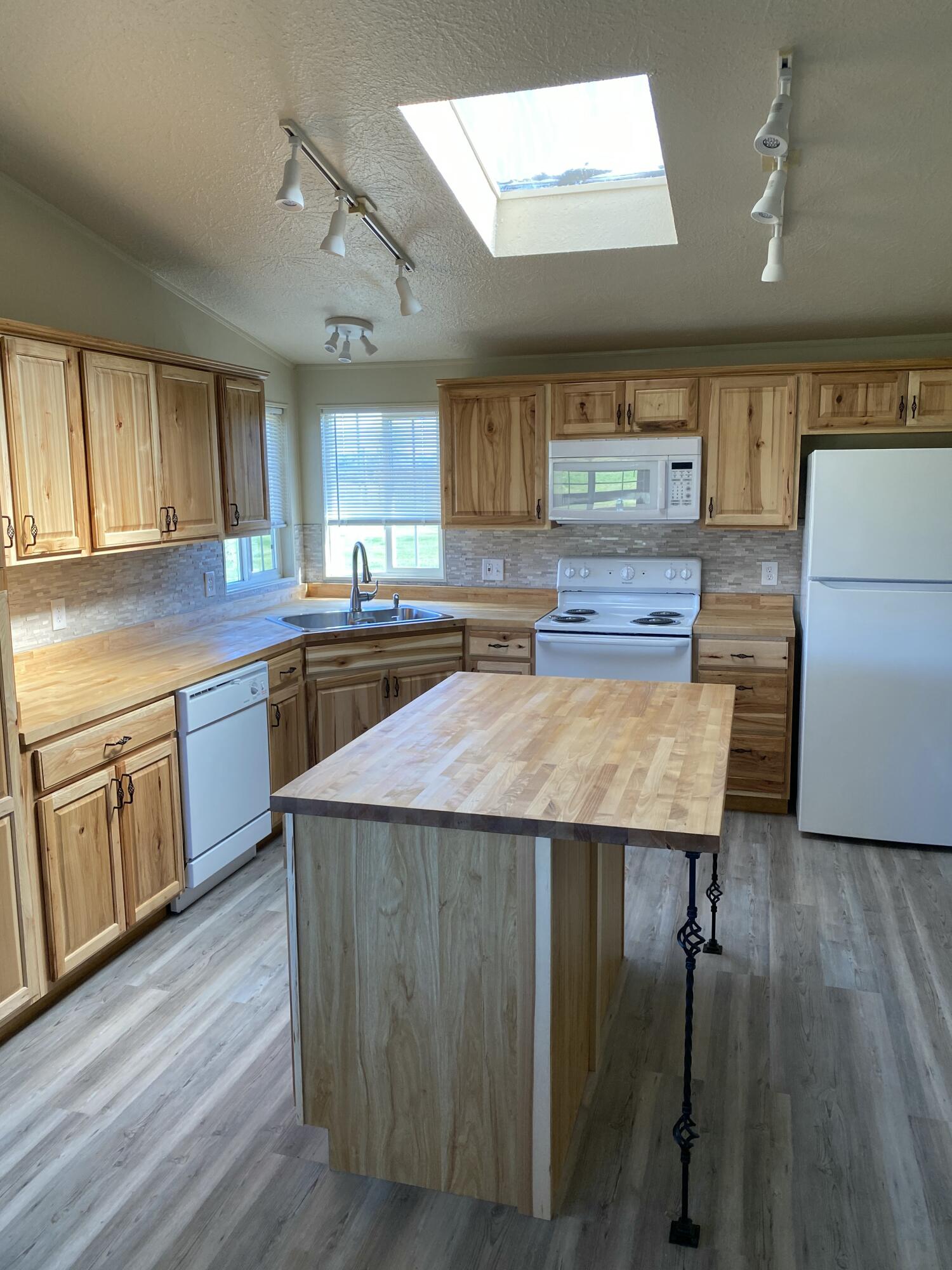 16857 Gas Point Road Cottonwood, CA 96022 - Photo 29 of 40 IMG_5549