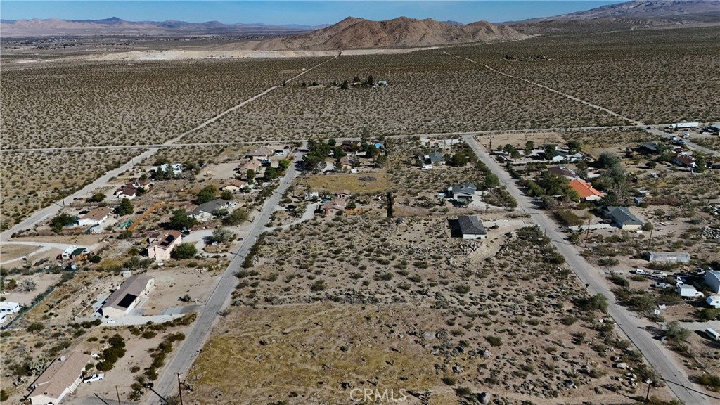 781 Zircon Road Lucerne Valley, CA 92356 - Photo 2 of 9