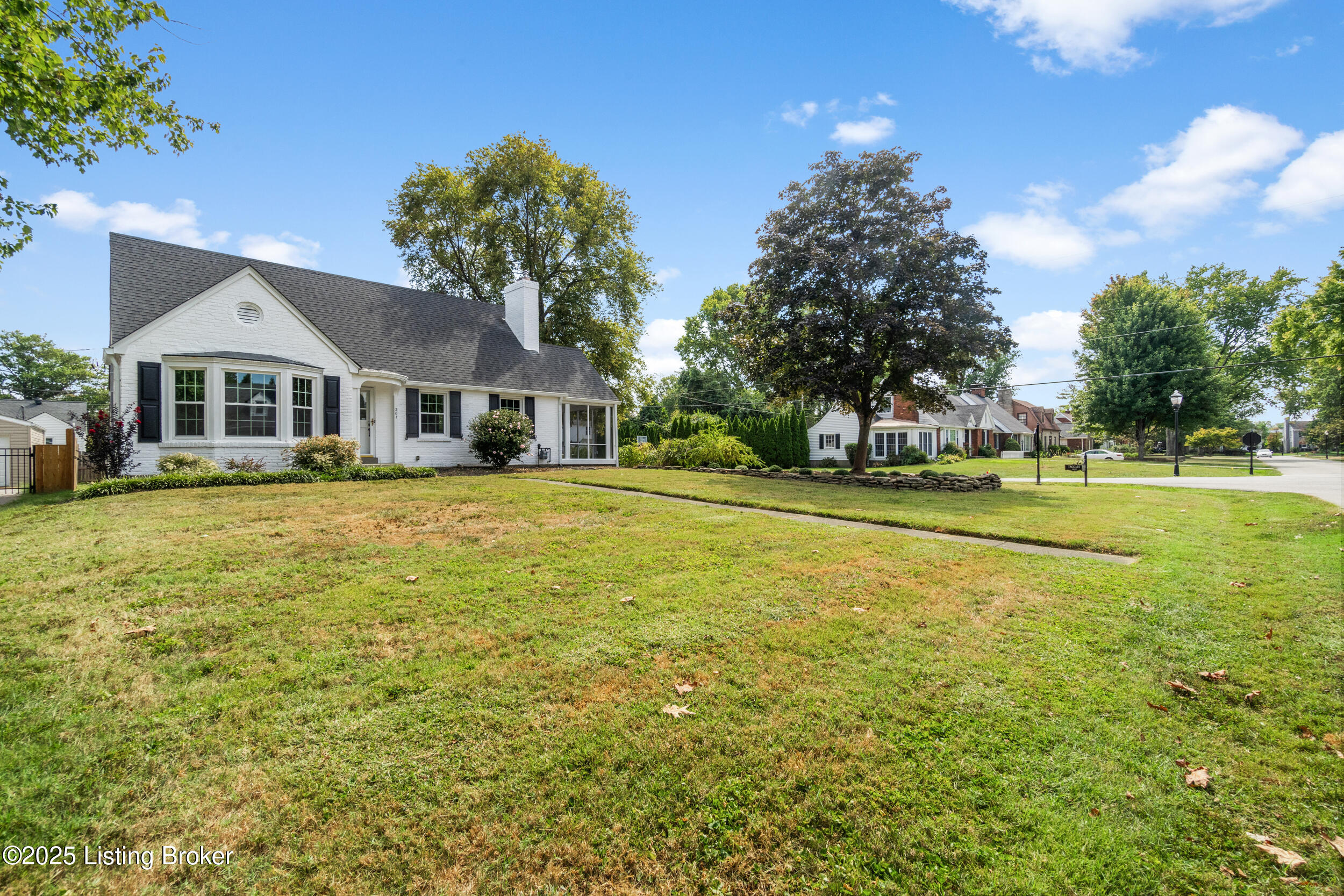 201 Don Allen Road Richlawn, KY 40207 - Photo 2 of 46 201 Don Allen Rd