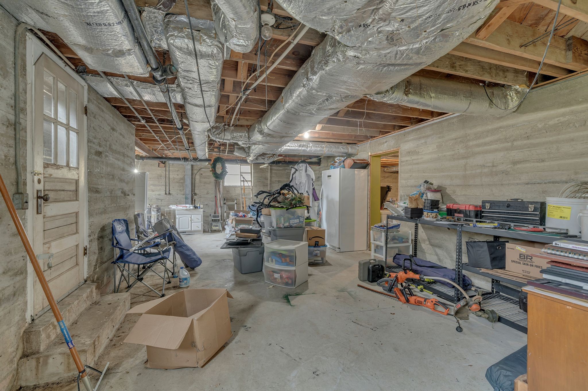 109 Audubon Road Shelbyville, TN 37160 - Photo 30 of 34 a view of a room with gym equipment