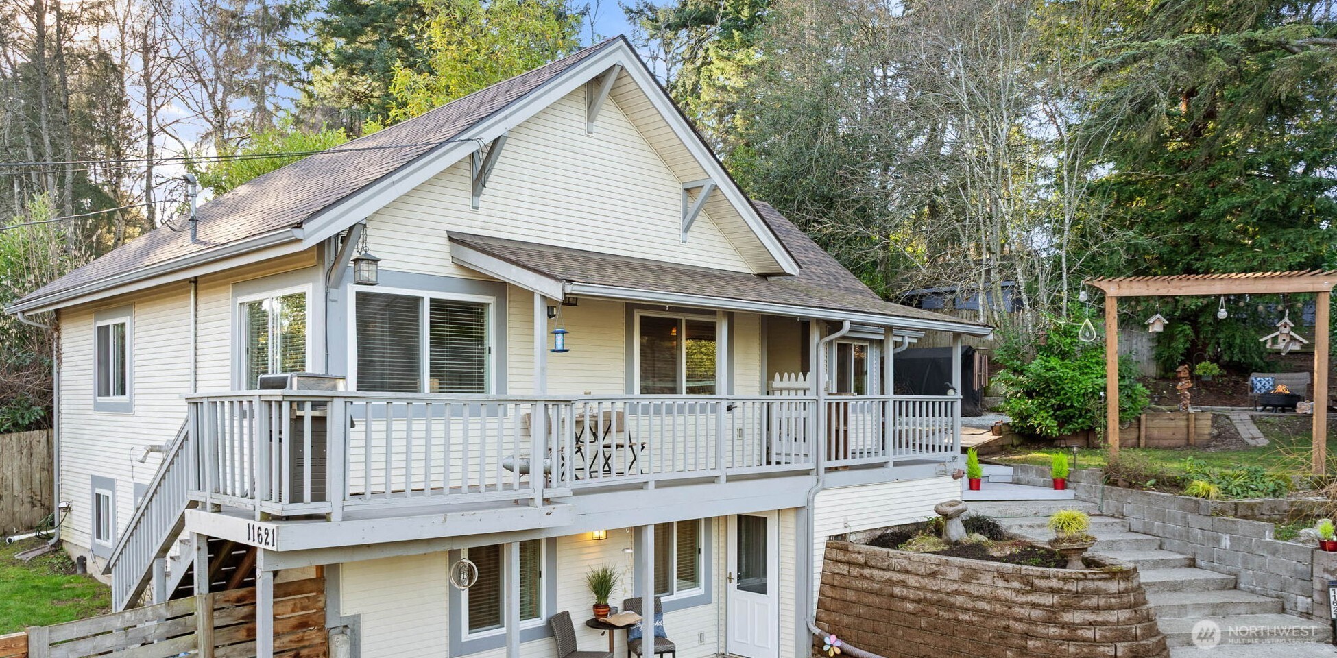 11621 16th Avenue South Seattle, WA 98168 - Photo 1 of 40