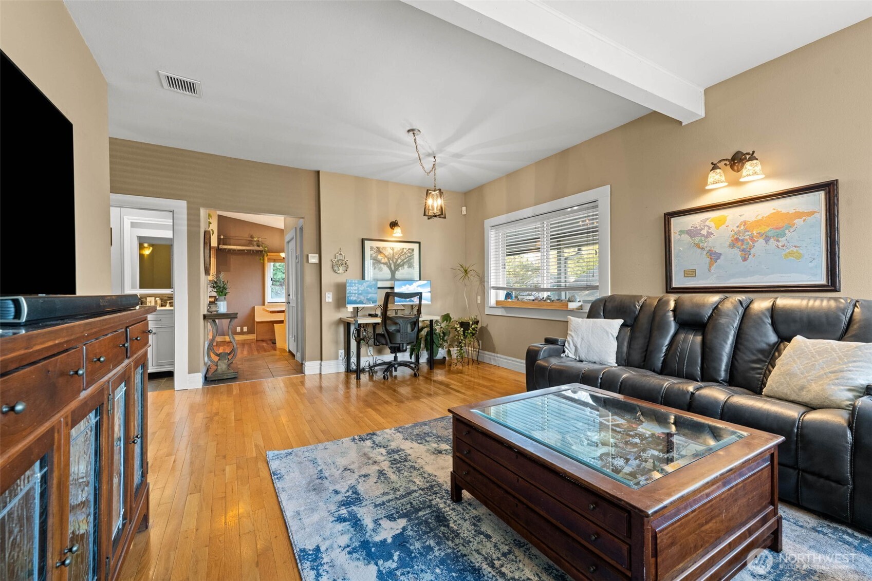 11621 16th Avenue South Seattle, WA 98168 - Photo 9 of 40