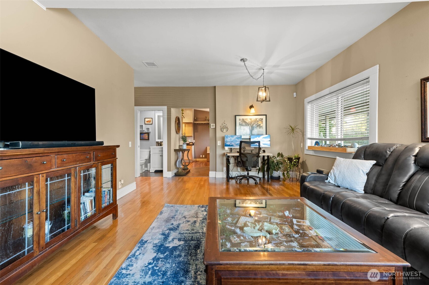 11621 16th Avenue South Seattle, WA 98168 - Photo 10 of 40