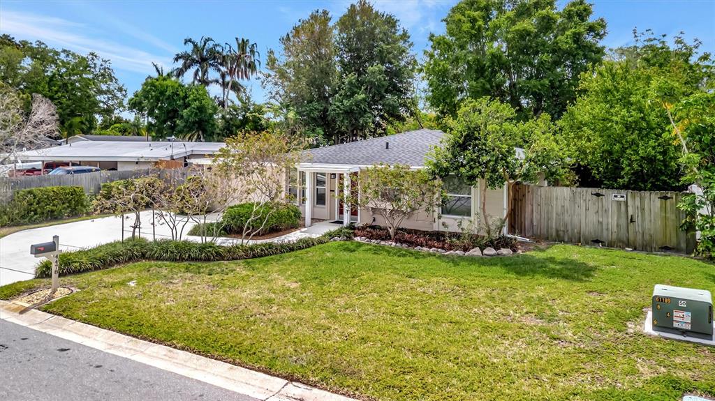 4478 Coco Ridge Circle Sarasota, FL 34233 - Photo 3 of 85