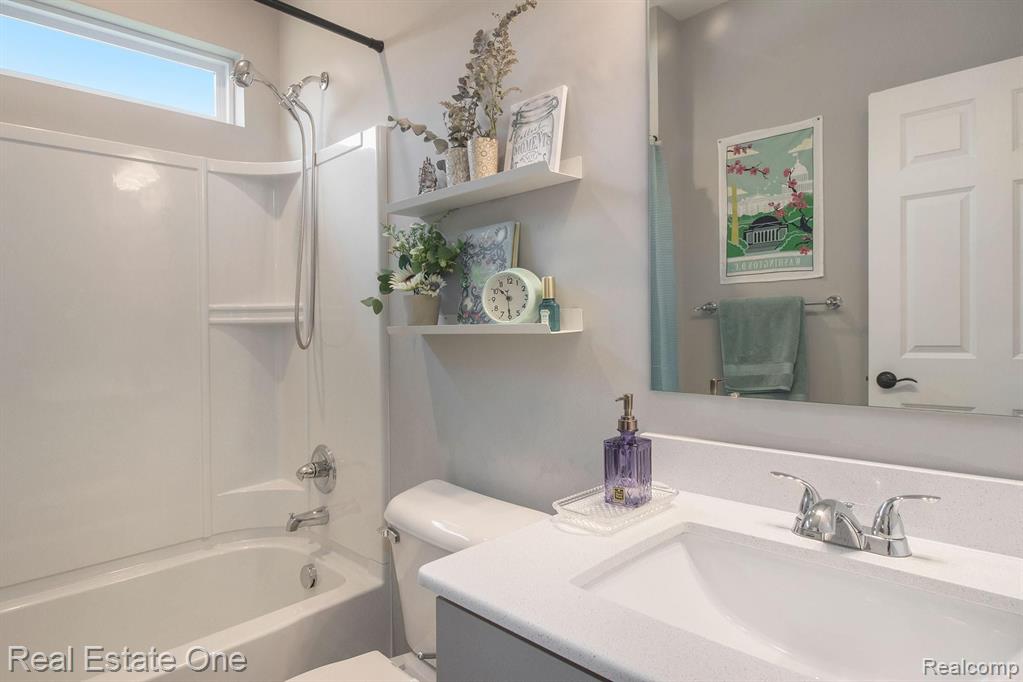 838 Balsam Circle Rochester Hills, MI 48307 - Photo 14 of 26