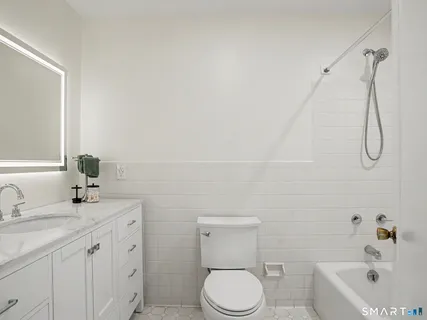 $899,000 | 2 Studio Lane, Norwalk, CT 06850