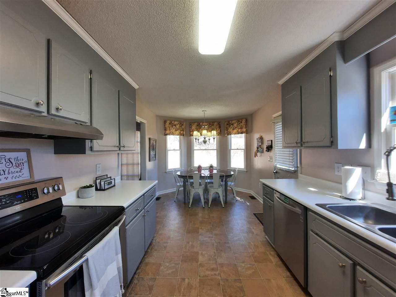 218 Fruit Mountain Road Easley, SC 29640 - Photo 8 of 33