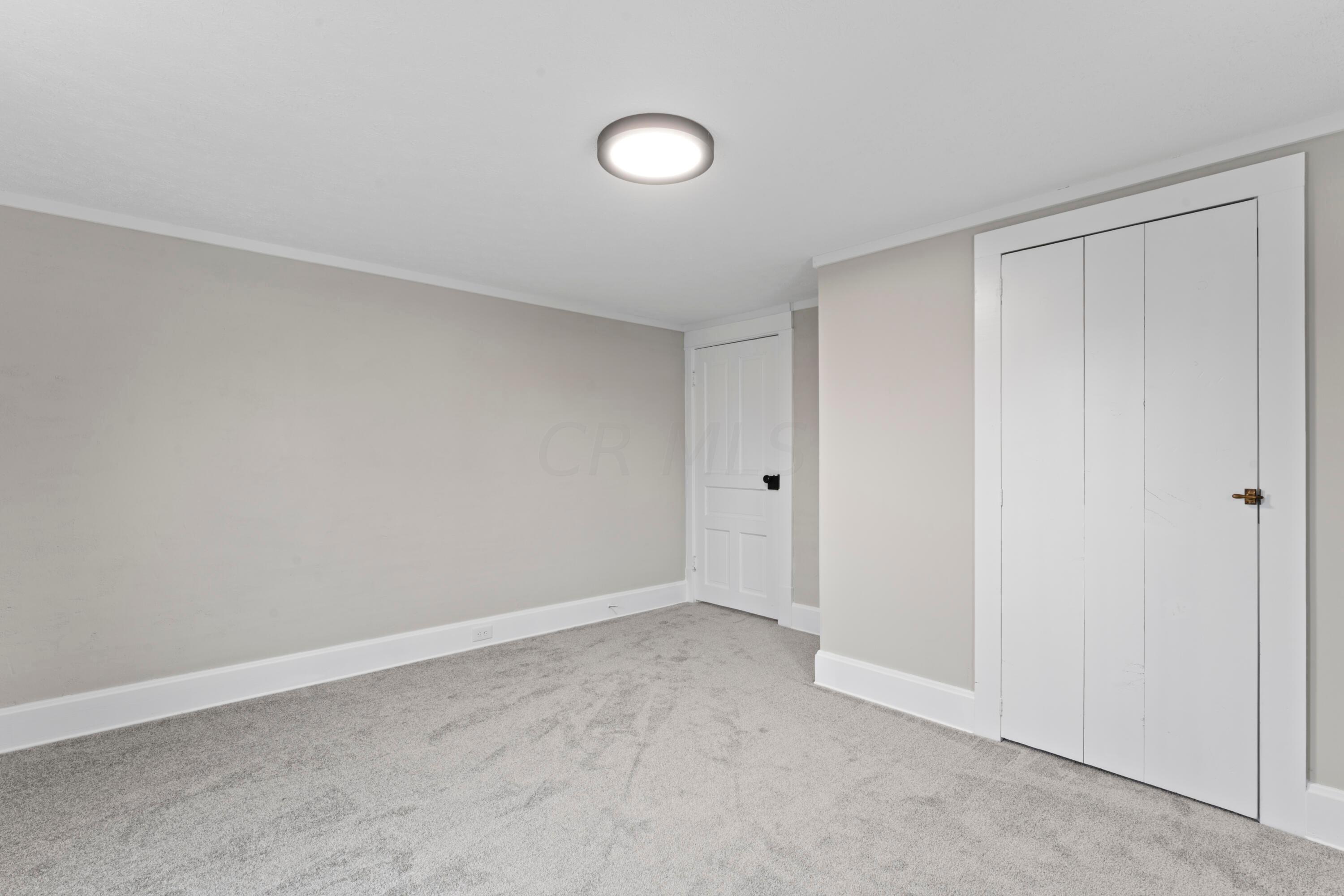90 Roe Avenue Newark, OH 43055 - Photo 20 of 32 Bedroom #3 Closet