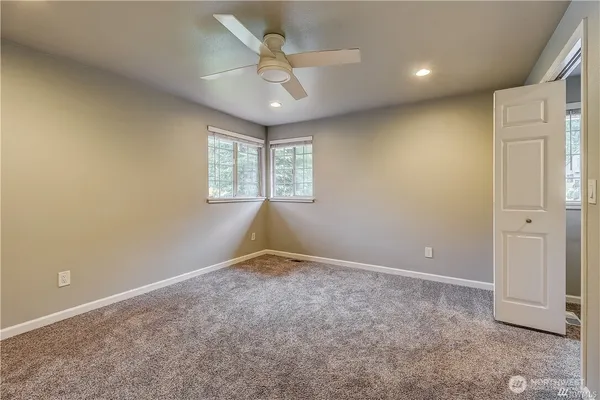 $3,350 | 16116 Southeast 156th Street, Renton, WA 98058