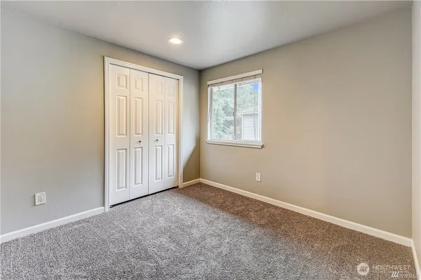 $3,350 | 16116 Southeast 156th Street, Renton, WA 98058