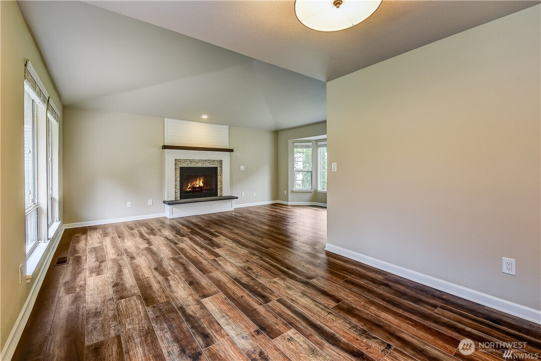 16116 Southeast 156th Street Renton, WA 98058 - Photo 6 of 20