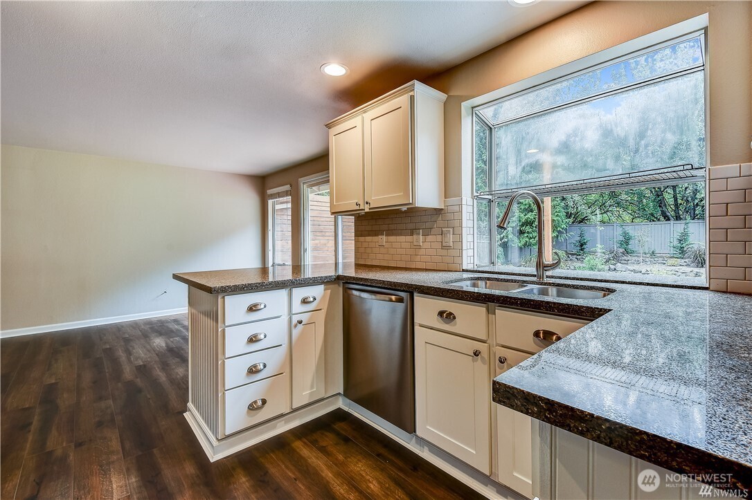 16116 Southeast 156th Street Renton, WA 98058 - Photo 7 of 20