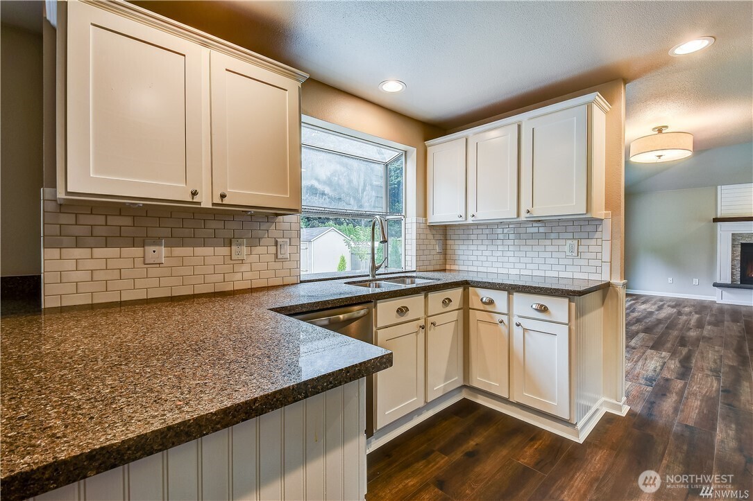 16116 Southeast 156th Street Renton, WA 98058 - Photo 8 of 20