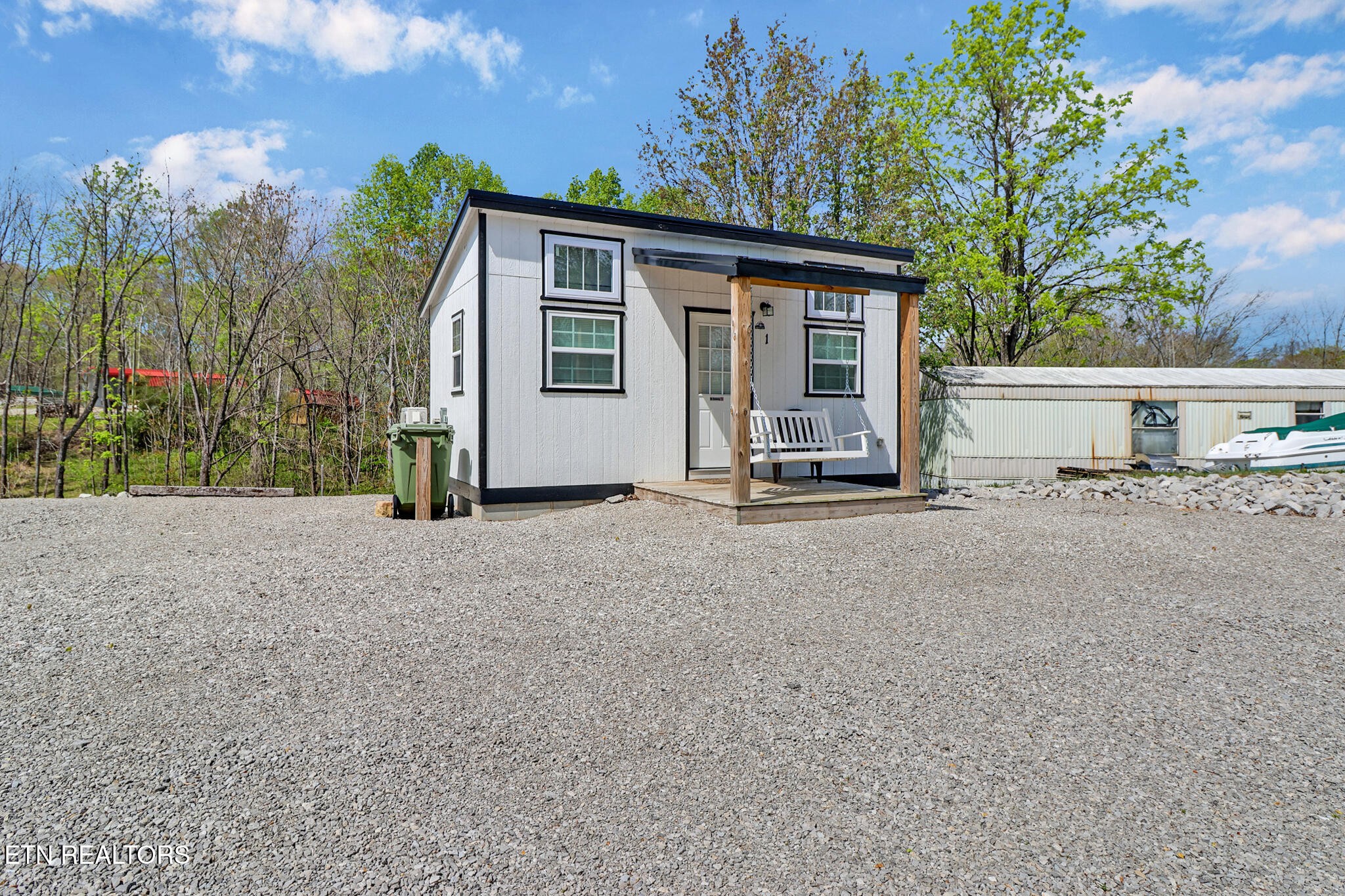 5087 Eagles Cv Road Byrdstown, TN 38549 - Photo 13 of 38