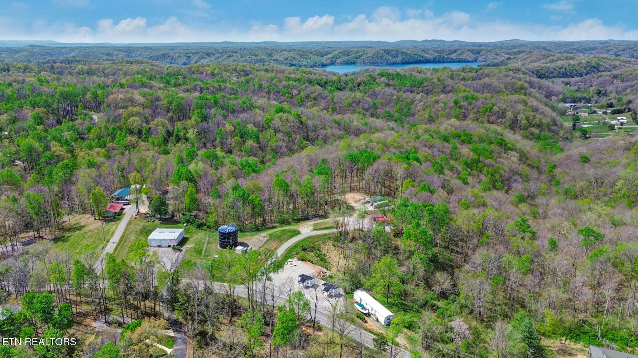 5087 Eagles Cv Road Byrdstown, TN 38549 - Photo 6 of 38