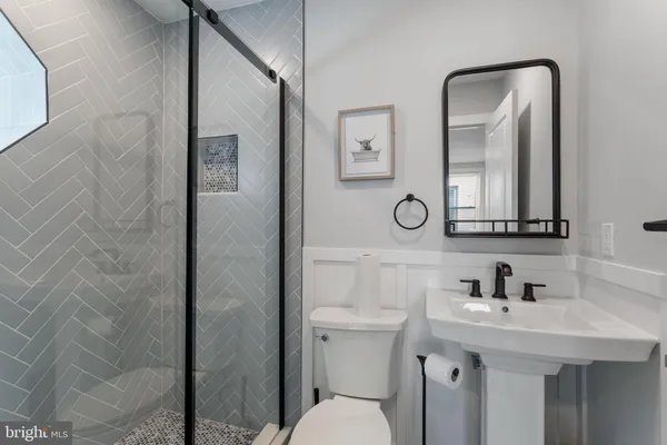 $3,200 | 1507 West Thompson Street, Philadelphia, PA 19121