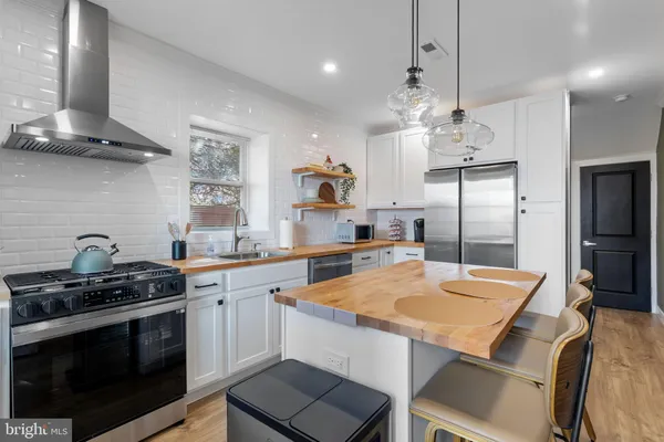 $3,200 | 1507 West Thompson Street, Philadelphia, PA 19121